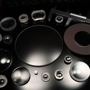Dôme en silice fondue en saphir sur mesure OEM Couvercle d'objectif de caméra plano-convexe sphérique de 1 an Verre plano-convexe sphérique de 1 an - Product Image 4