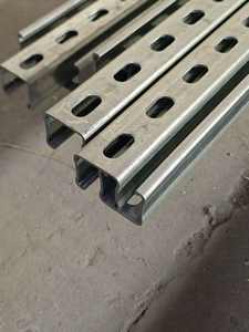 Construction industrielle SS304 SS316 solide à travers le chemin de câbles du canal C 41*41mm 41*21mm pour la pose de câbles - Product Image 3