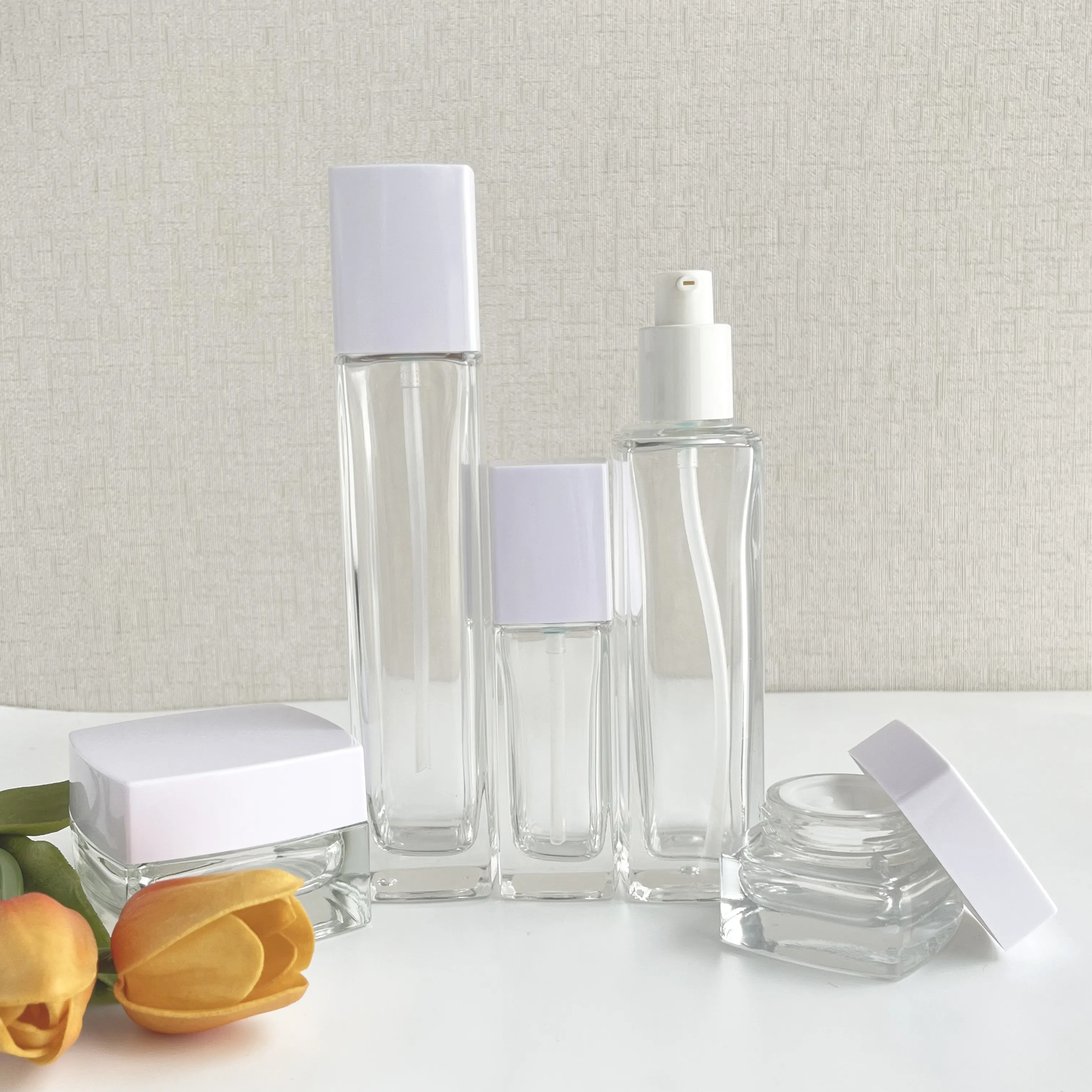 Luxus-Hautpflege-Kosmetikverpackung mit dickem Boden Glas-Lotionsflasche und -Glas-Set