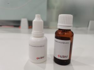 Producteur de composés réconfortants pour les yeux Embouteillage de produits de soins oculaires robotiques et système d'équipement de ligne de scellage d'élixir