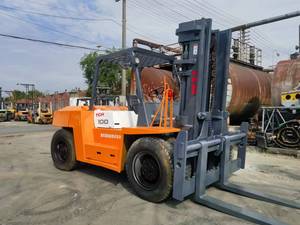 Chariot élévateur diesel d'occasion Vigoshop TCM FD100 avec mât à trois sections - Utilisation simple pour tous les opérateurs - Product Image 6