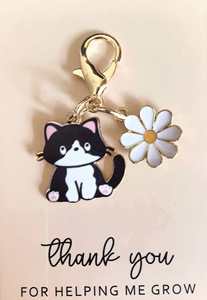 Colgante de gato pintado de aleación de zinc, bonito dije de margarita, llavero con mosquetón, colgante de mascota rosa encantador y de moda, joyería. - Product Image 6