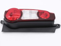 Feu arrière de porte jumelle rouge foncé pour PEUGEOT Partner (12-19) côté passager arrière numéro de pièce 9677205580 VA1567