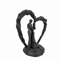 Statue moderne en fonte de couple romantique sur la plage, figurine d'amoureux en bord de mer, sculpture d'art métallique, décoration de table de salon