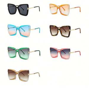 Gafas de Sol Cuadradas con Marco Grande y Degradado, Estilo Vintage 2022, Gafas de Sol de Ojo de Gato Extra Grandes para Mujer - Product Image 4