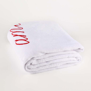 ผ้าห่มโลโก้แบบปักลายหรูหรา300gsm - Product Image 6