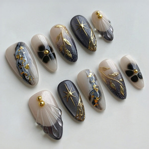 Uñas Artificiales <span class=keywords><strong>Ennio</strong></span> 3D Esculpidas en ABS, Forma de Almendra, Diseño con Detalles Dorados y Sombreados, Recubrimiento de Gel UV, Ecológicas - Product Image 2