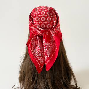 Hijab en mousseline pour femme, imprimé floral, longue écharpe légère pour usage quotidien, motif noir et blanc - Product Image 5