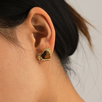 Boucles d'oreilles pendantes KITI Boho en œil de tigre avec pompon, plaqué or 18 carats PVD, en acier inoxydable et pierre naturelle pour femme
