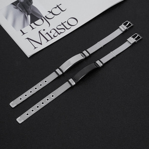Pulsera de Acero de Titanio Zhuolin C11 Negra y Plateada Ajustable Unisex Elegante Joyería para el Día a Día - Product Image 1