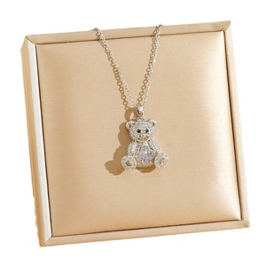 Ours en peluche <span class=keywords><strong>collier</strong></span> femmes animé ours clavicule chaîne mignon petit ours pendentif Zircon titane acier cristal <span class=keywords><strong>collier</strong></span> - Product Image 2