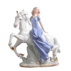 Décorations créatives pour la maison en céramique Figurine de fille d'équitation en porcelaine européenne Cadeau de mariage élégant Cadeaux de décoration pour la maison - Product Image 5