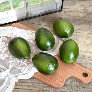 Avocat artificiel pour décorations de vitrine, entièrement fait à la main - Product Image 3