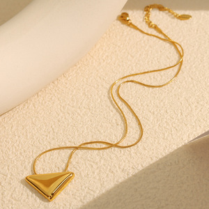 Collar con colgante triangular geométrico minimalista, cadena de aleación de zinc chapada en oro de 18k para mujer, joyería de moda XL330 - Product Image 3