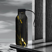 Bouteille d'eau isotherme de luxe en acier inoxydable 304, motif marbre noir et or, avec couvercle, maintien thermique 12-24 heures, vente en gros