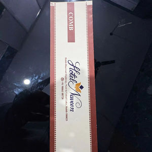 Bolsa de Papel Cromado Ecológica de Lujo, Vacía, Impresa en Cuatro Colores, con Sellado Térmico Central, para Amenidades de Habitaciones de Hotel - Product Image 1