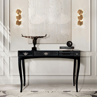Console moderne pour entrée, salon ou couloir, avec tiroirs artisanaux, poignées en laiton et accents miroir
