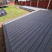 Planche de terrasse extérieure en WPC massif, moderne, antidérapante, brossée, imperméable, à grain de bois, avec surface gaufrée 3D