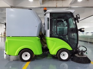 AUK 2025S Nueva barredora diésel Multifuncional 240 cubos Transmisión manual Euro 5 Estándar de emisión 4*2 LHD Drive 10550kg GVW - Product Image 5