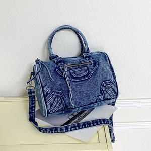 Nouveauté 2025 : Sac Boston en jean pour femme, vintage, grande capacité, sac à bandoulière, sac fourre-tout décontracté avec fermeture éclair - Product Image 1