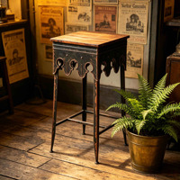 Tabouret de bar industriel vintage avec surface en bois massif, structure en fer, découpes décoratives, repose-pieds, pour cuisine, bar à domicile, jardin, terrasse