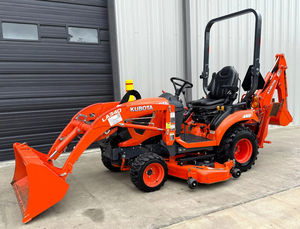 Mini-tracteur Kubota BX23S avec chargeur-pelleteuse intégré, godet à connexion rapide de type broche, prêt à l'exportation - Product Image 6