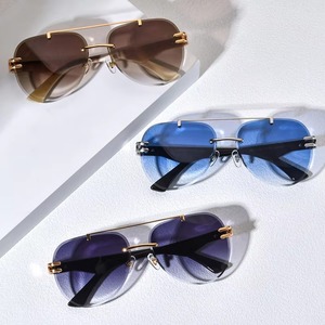 Nuevas gafas de sol de gran tamaño UV400 de lujo hechas a mano con lentes degradadas Marco de cuerno de búfalo ligero Material de PC personalizable - Product Image 3