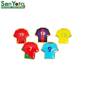 Pins en émail personnalisés en gros, pins de revers en métal, design personnalisé, souvenirs pour fans de football, cadeau de marque boutique - Product Image 1