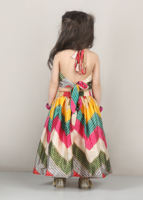 Ensemble Lehenga Choli pour filles en Georgette beige, imprimé Bandhani, orné de paillettes, avec col halter et Dupatta