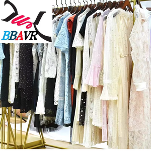 ชุดเดรสไหมพรมยาวมือสอง  เสื้อผ้ามือสองสำหรับผู้หญิง - Product Image 4