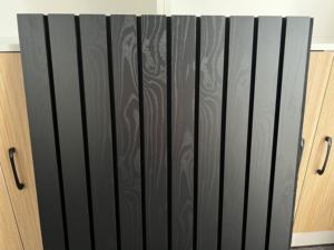 <span class=keywords><strong>Pannelli</strong></span> acustici a doghe di legno larghi 50mm Akupanel neri <span class=keywords><strong>3</strong></span> lati in PVC impiallacciatura <span class=keywords><strong>MDF</strong></span> <span class=keywords><strong>pannelli</strong></span> acustici a doghe per parete o soffitto - Product Image 3