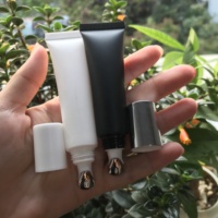 Baume à lèvres SPF 30 personnalisé à marque privée, végétalien, liquide, pailleté, maquillage, gloss à lèvres haute pigmentation, brillant et scintillant