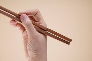 Baguettes japonaises jetables pour <span class=keywords><strong>sushi</strong></span>, baguettes en bambou carbonisé <span class=keywords><strong>à</strong></span> point unique, adaptées aux familles - Product Image 5