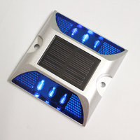Faible prix Ip68 clignotant panneau de signalisation/aluminium réfléchissant Led Cat Eye solaire route goujons avec une luminosité élevée