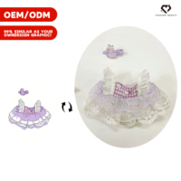 Ensemble quatre pièces : Robe à bretelles florale colorée, Costume de poupée Teddy Bear, Lunettes à monture bleue, Sac à bouteille