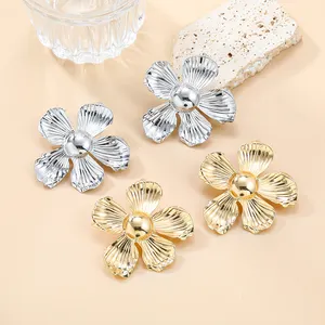 New alloy flower earrings mixed pearl flower accessories wholesale women