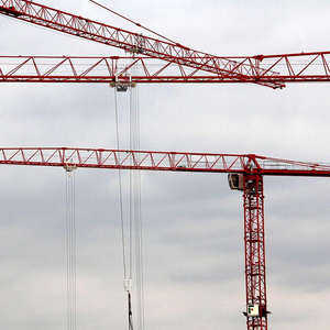 Grúa Torre de Plataforma Plana de 6 Toneladas de Alta Estabilidad que Garantiza una Elevación Segura en Entornos de Construcción al Aire Libre con Viento Fuerte - Product Image 3