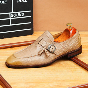 รองเท้าหนังแท้ลายจระเข้สำหรับผู้ชาย รุ่นขายดีประจำปี 2026 ตกแต่งด้วยพู่ห้อยและหัวเข็มขัด เหมาะสำหรับใส่ทำงานและลำลอง - Product Image 6