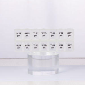 กล่องจัดยา 14 ช่อง แบบรายสัปดาห์ ดีไซน์ AM-PM พร้อมฝาล็อค สีขาว ขายดี - Product Image 4