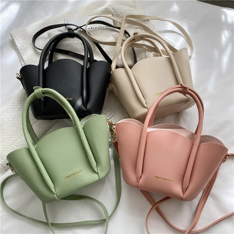 Popular small bags for women 2023 Korean new fashion Ins messenger bag casual portable bucket bag