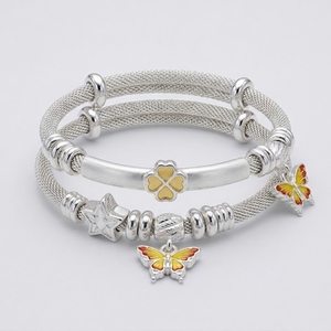 Pulsera Infantil Baccha Kadli de Plata de Ley 925, Diseño de Malla Ajustable con Dije de Mariposa, Motivo de Trébol y Detalle de Estrella para Niños - Product Image 1