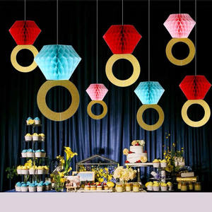 Decoración para Bodas y Fiestas: Adornos Colgantes de Bola de Papel con Diseño de Anillo de Diamantes en Oro Rosa y Panal de Abeja - Product Image 3