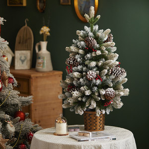 Árbol de Navidad Compacto de Pino Noble de 60cm/90cm con Luces LED, Piñas y Bayas Rojas para Hogar, Hotel y Compras - Venta al por Mayor de Fábrica - Product Image 1