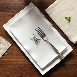 Assiette à dîner en porcelaine de 8 pouces en stock, faible MOQ, vente, assiette en porcelaine irrégulière, assiette plate prête à l'emploi pour une expédition rapide - Product Image 3