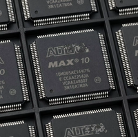 10M08SAE144I7G Puce FPGA IC originale SMD QFP144 pour applications de contrôle industriel et de communication Composants électroniques