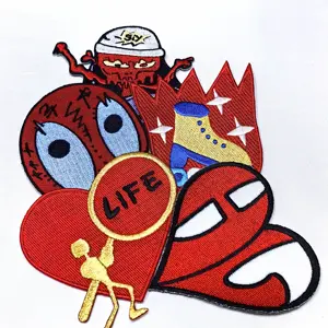 تصميم قوطي على شكل قلب مع خياطة ومكواة على الدعامة لتزيين الملابس رقعات بنمط مخصص