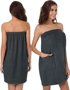 Peignoir de bain personnalisé pour femme, doux et moelleux, avec fermeture ajustable, idéal pour la douche, les voyages, la piscine, la gym et comme jupe de spa - Product Image 5