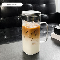 Vente en gros Pot en verre carré de haute qualité avec bec verseur Bouteilles d'eau froide Pichet à thé, jus de lait avec poignée