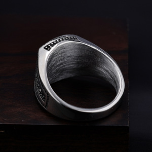 Anillo de Acero Inoxidable para Hombre, Estilo Europeo y Americano, Retro, Simple, con Pequeños Puntos, Minimalista, Elegante y Sofisticado - Product Image 4