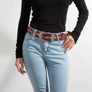 <span class=keywords><strong>Cintura</strong></span> Vintage da <span class=keywords><strong>Donna</strong></span> Stile Hip-hop YK2 Punk in PU <span class=keywords><strong>Bordeaux</strong></span> con Patchwork Leopardato e Fibbia Floreale in Metallo per Jeans e Abiti - Product Image 2